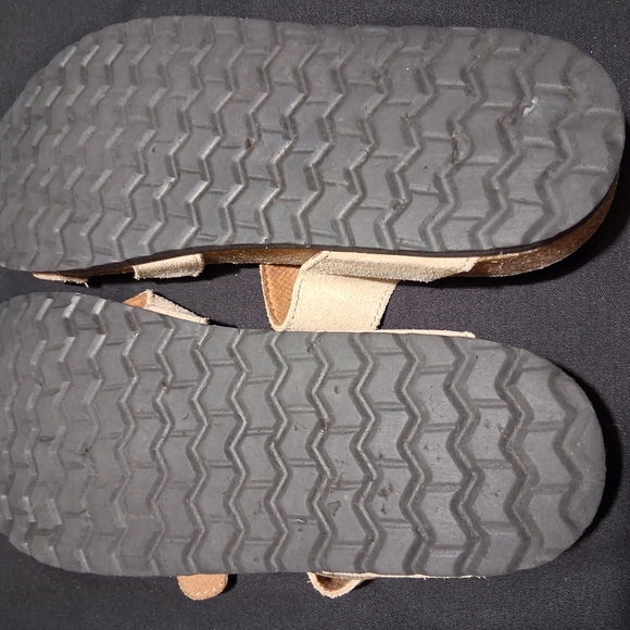 White Mountain Tan Sandals - Picture 6 of 8